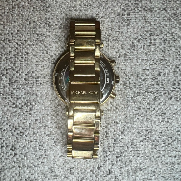 Micheal Kors gold tone watch - Picture 3 of 4